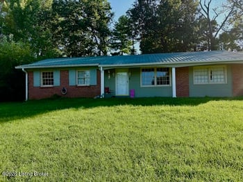 679 Cherrywood Dr, Radcliff, KY 40160
