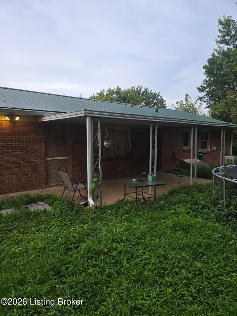 679 Cherrywood Dr, Radcliff, KY 40160