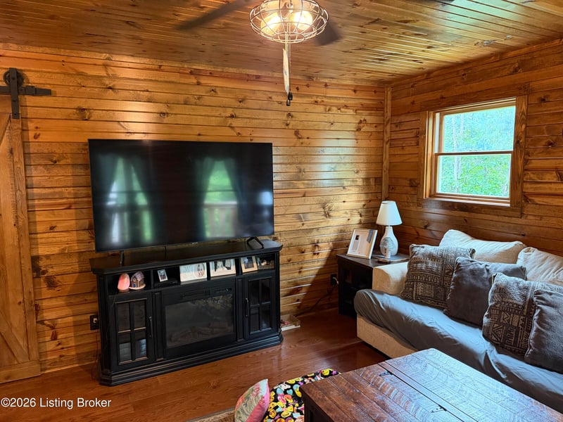 680 Hough Rd, Mt Washington, KY 40047