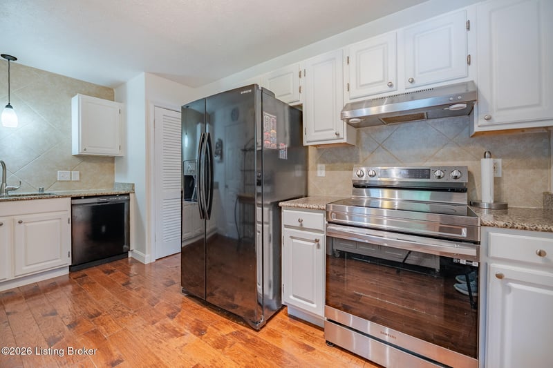 6801 Moorhampton Dr, Louisville, KY 40228
