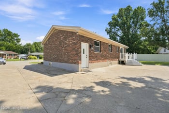 6802 Tropic Ct, Louisville, KY 40219
