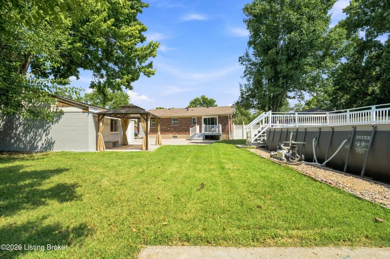 6802 Tropic Ct, Louisville, KY 40219
