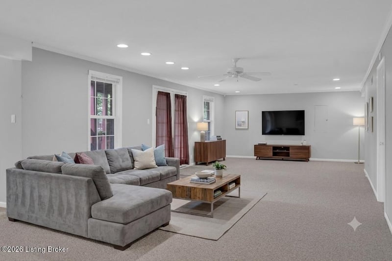 6807 Brighton Springs Ln, Louisville, KY 40291