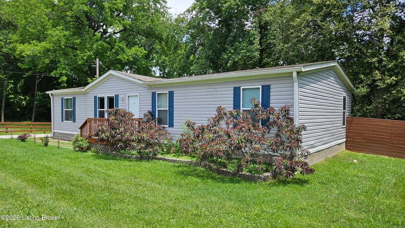 6815 Memory Ln, Louisville, KY 40258