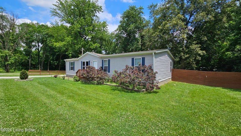 6815 Memory Ln, Louisville, KY 40258