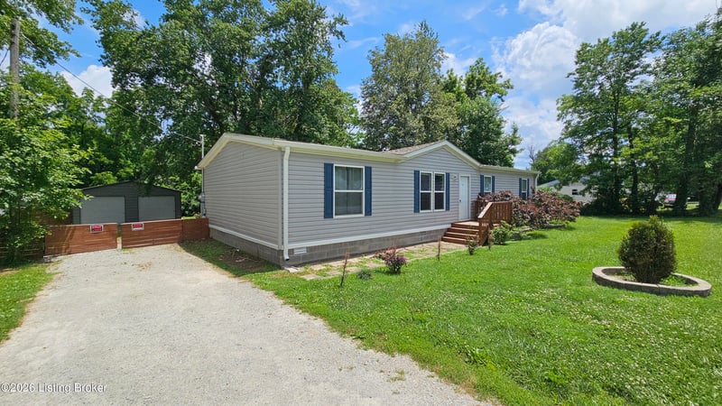 6815 Memory Ln, Louisville, KY 40258