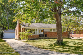 6818 Green Meadow Cir, Louisville, KY 40207
