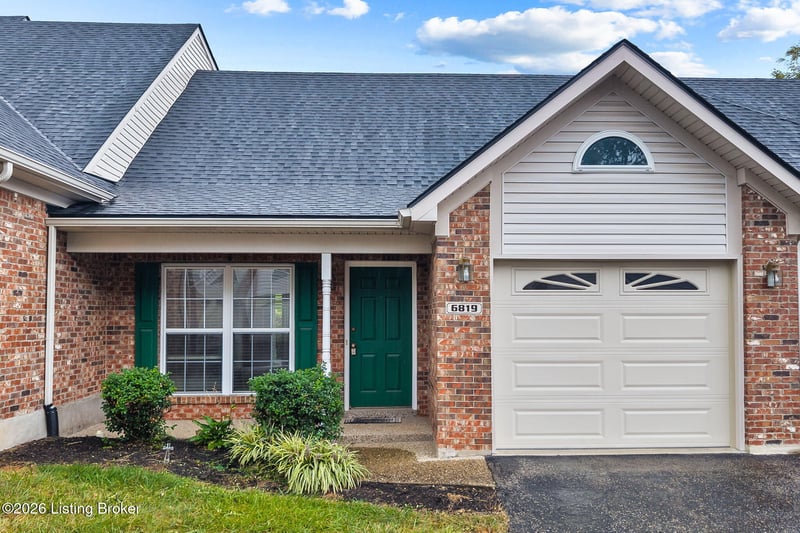 6819 Wynde Manor Dr, Louisville, KY 40228