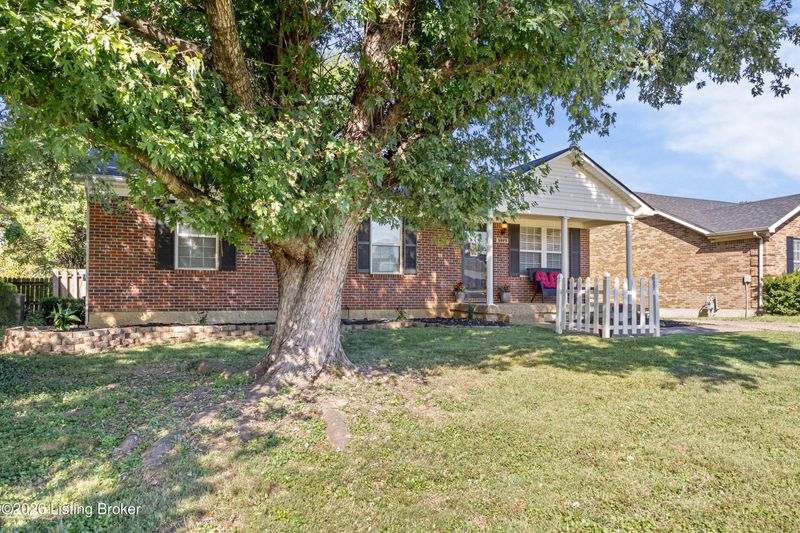 6829 Fenway Rd, Louisville, KY 40258