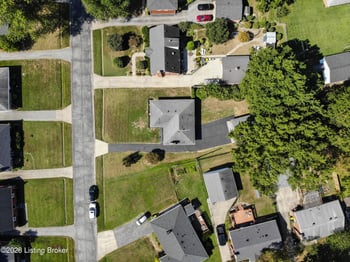 6836 Green Meadow Cir, Louisville, KY 40207