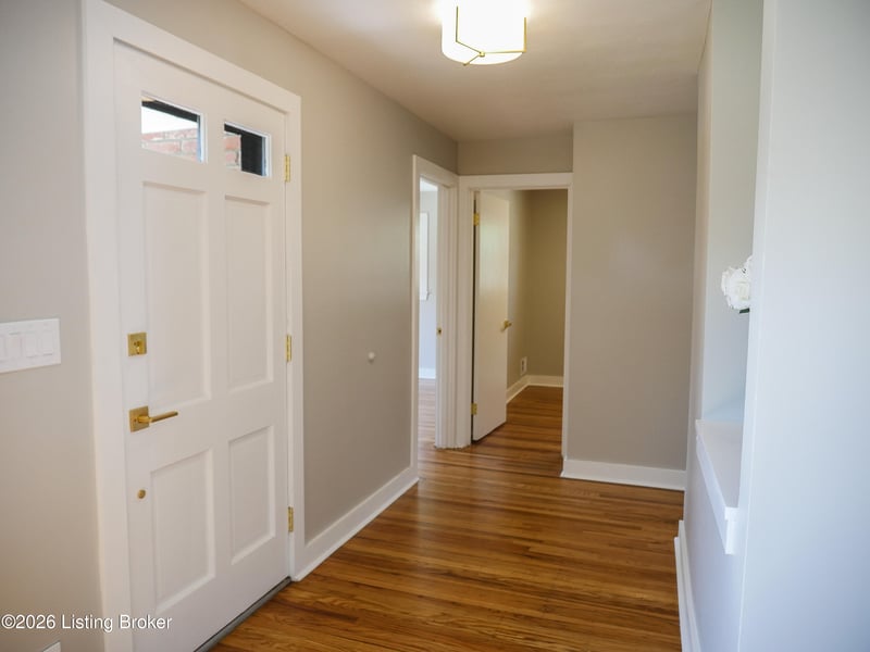6836 Green Meadow Cir, Louisville, KY 40207