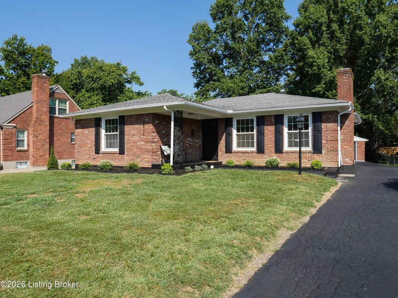 6836 Green Meadow Cir, Louisville, KY 40207