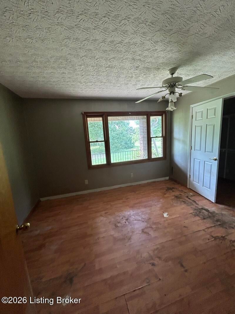 684 Wonderland Cavern Rd, Cecilia, KY 42724