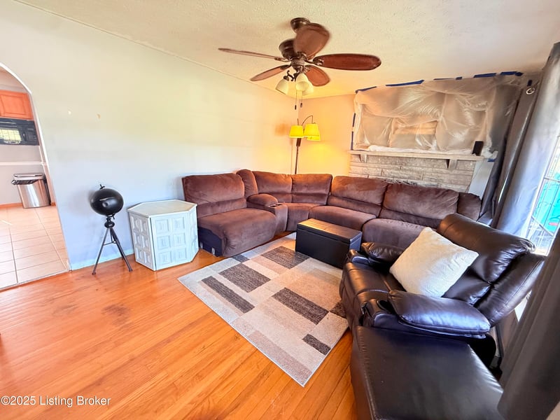 6863 E Hwy 44, Mt Washington, KY 40047