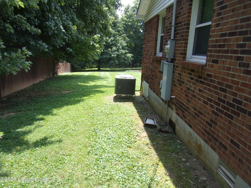 6897 Bloomfield Rd, Bardstown, KY 40004