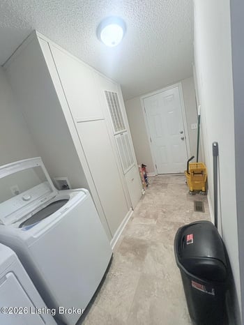 690 Sunset Dr, Vine Grove, KY 40175
