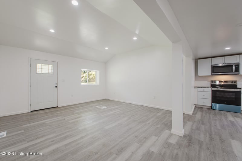 6900 Sylvania 4 Rd, Louisville, KY 40258