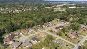 6902 Barbrook Rd, Louisville, KY 40258