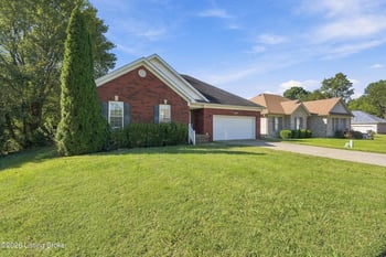 6902 Barbrook Rd, Louisville, KY 40258