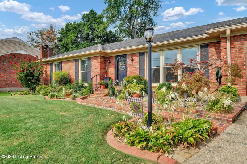 6904 Bellcrest Ct, Louisville, KY 40291