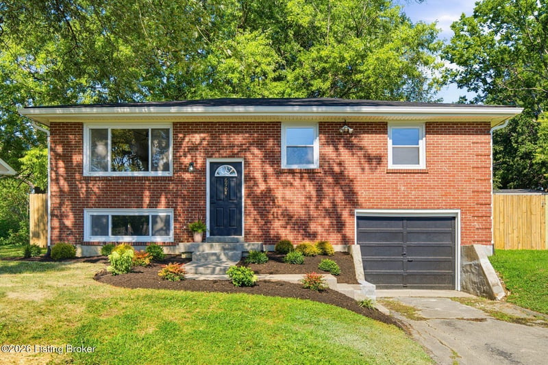 6904 Monty Ln, Louisville, KY 40291