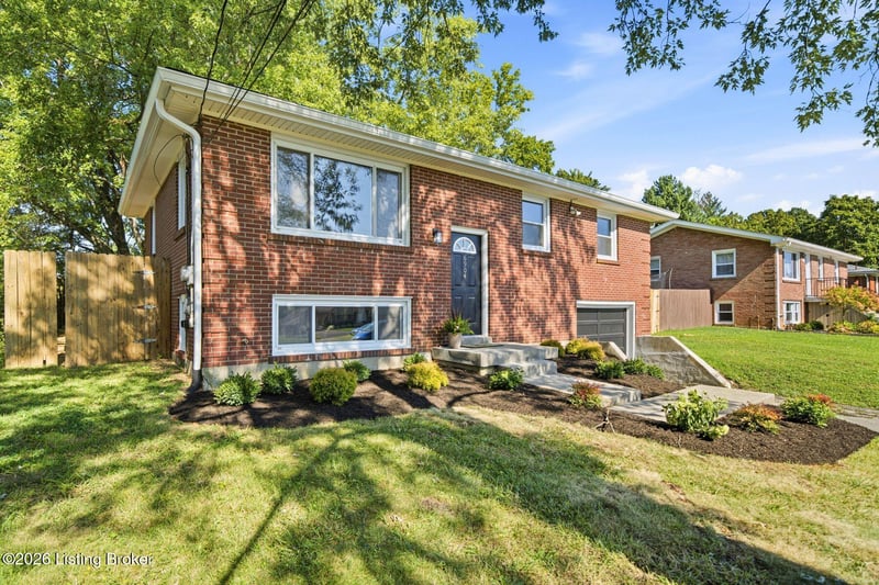 6904 Monty Ln, Louisville, KY 40291