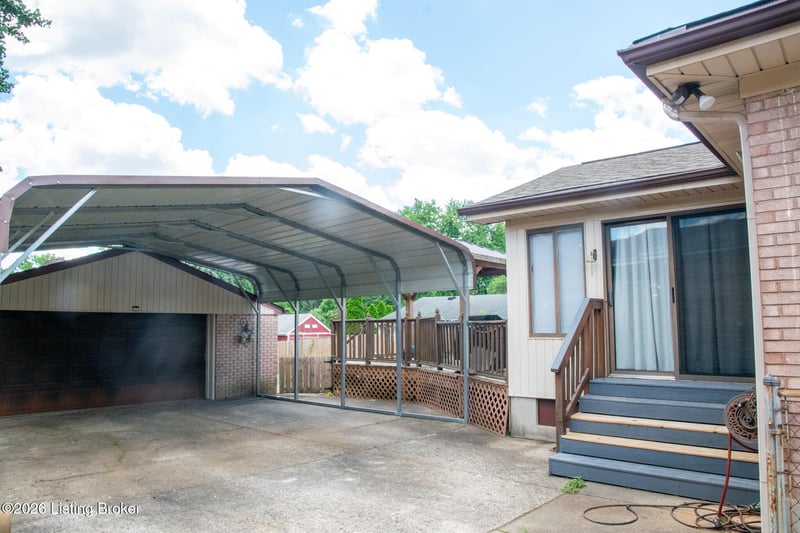 6906 Shareith Dr, Louisville, KY 40228