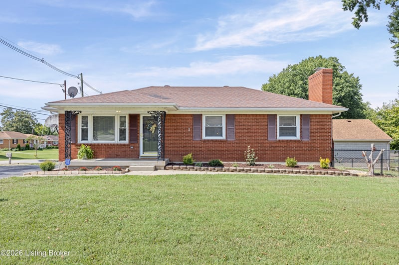 6908 Ledgerock Rd, Louisville, KY 40219