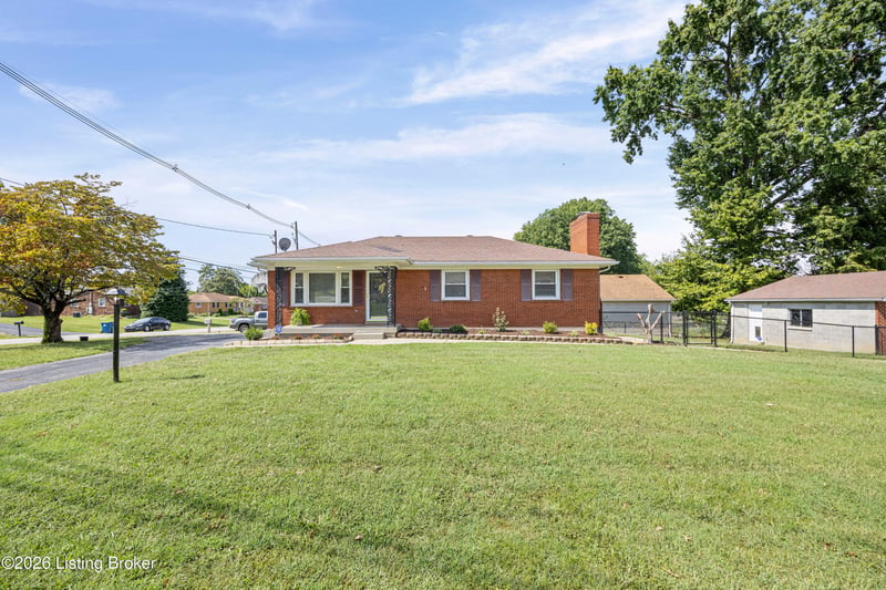 6908 Ledgerock Rd, Louisville, KY 40219
