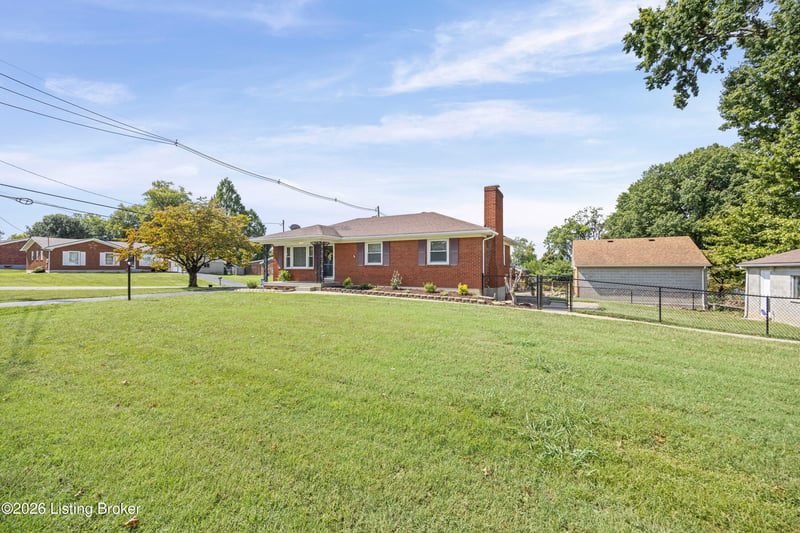 6908 Ledgerock Rd, Louisville, KY 40219