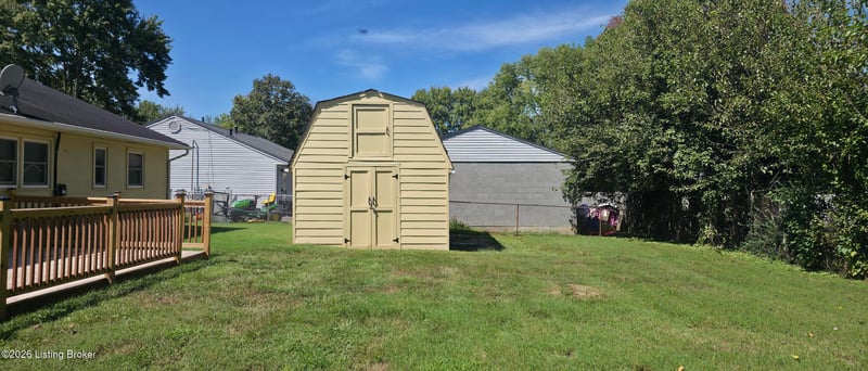 6913 Watson Ln, Louisville, KY 40272