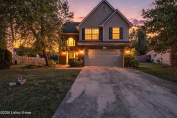 6919 Walnut Farm Dr, Louisville, KY 40229