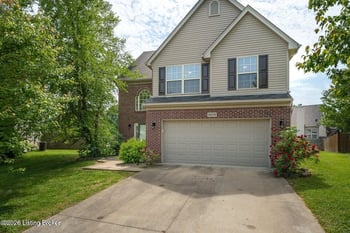 6919 Walnut Farm Dr, Louisville, KY 40229
