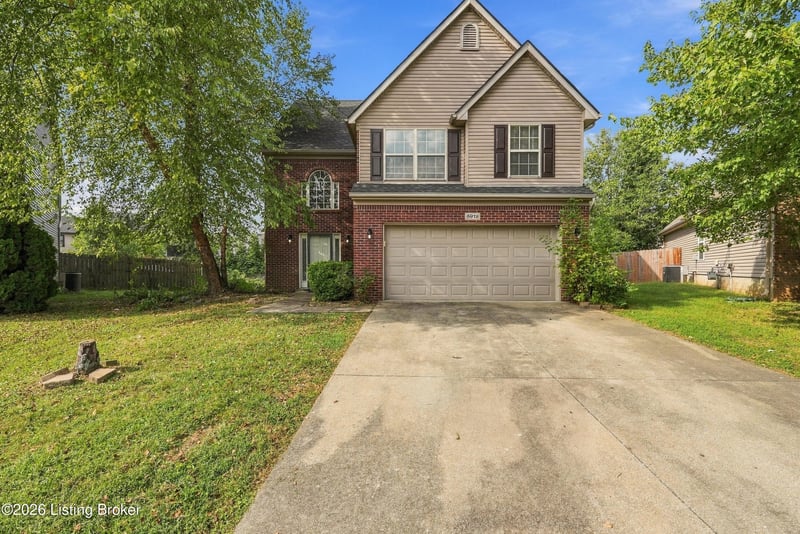 6919 Walnut Farm Dr, Louisville, KY 40229