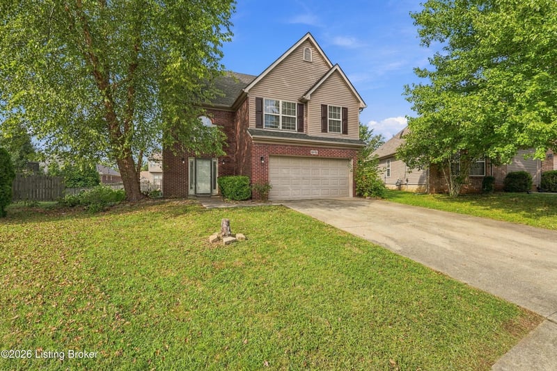 6919 Walnut Farm Dr, Louisville, KY 40229