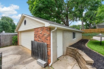 6937 Norlynn Dr, Louisville, KY 40228