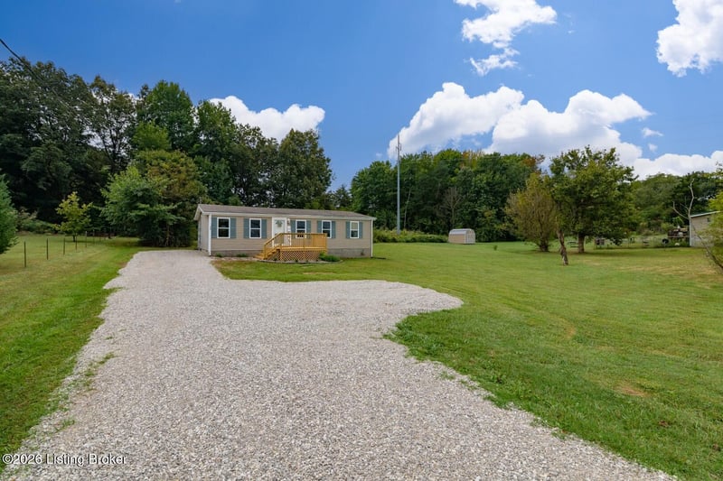 697 Rineyville Big Springs Rd, Radcliff, KY 40160