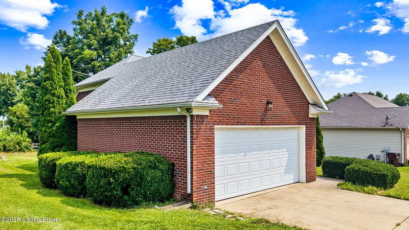 7 Lone Oak Dr, Eminence, KY 40019