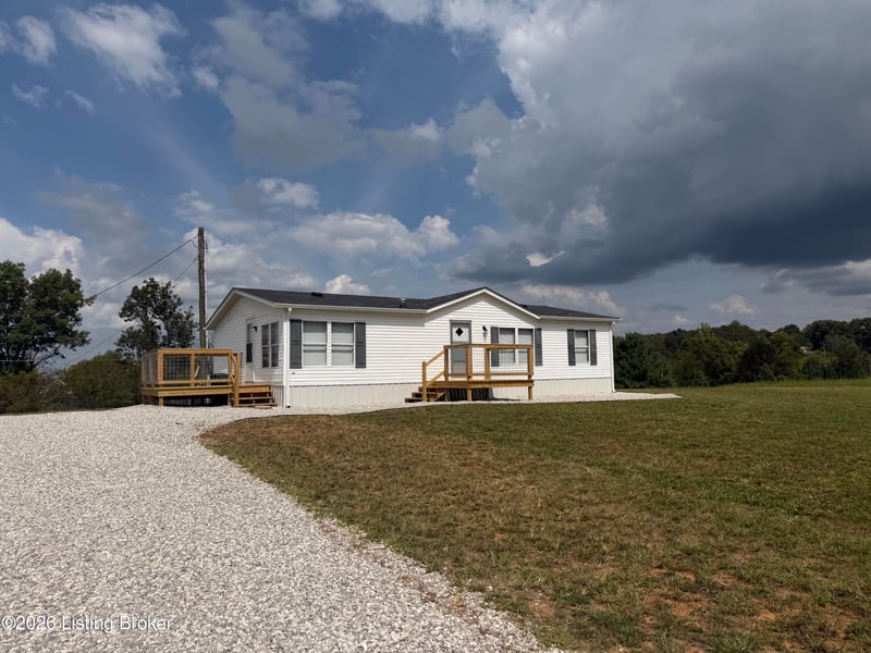 70 Youngstown St, Hardyville, KY 42746