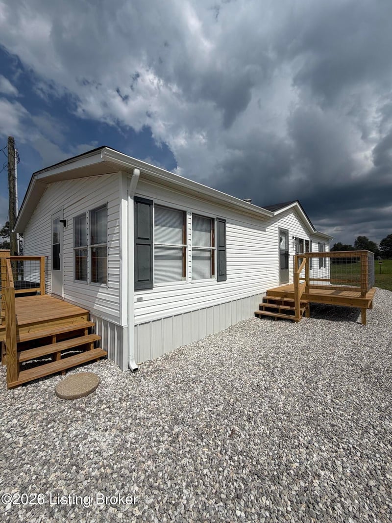 70 Youngstown St, Hardyville, KY 42746