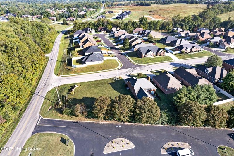 700 Abbeywood Rd, Elizabethtown, KY 42701