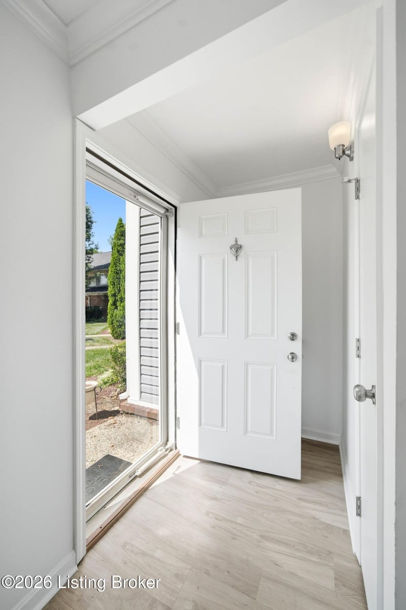700 Yorkwood Pl, Louisville, KY 40223