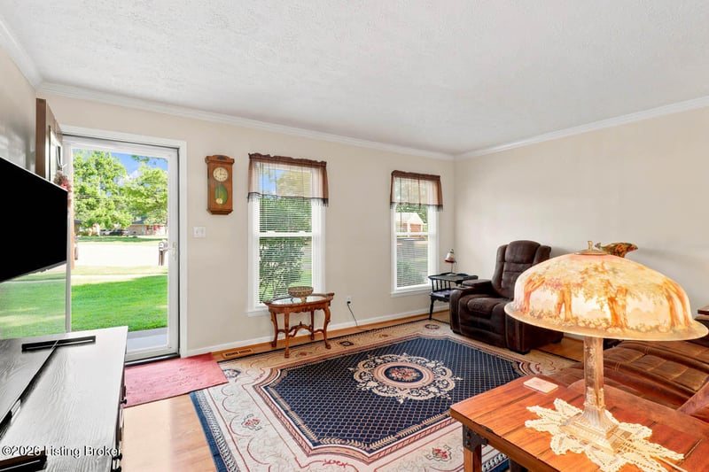 7000 Cochise Ct, Louisville, KY 40258
