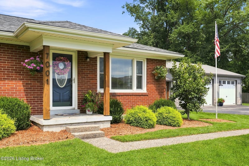 7001 Ridge Farm Ct, Louisville, KY 40291