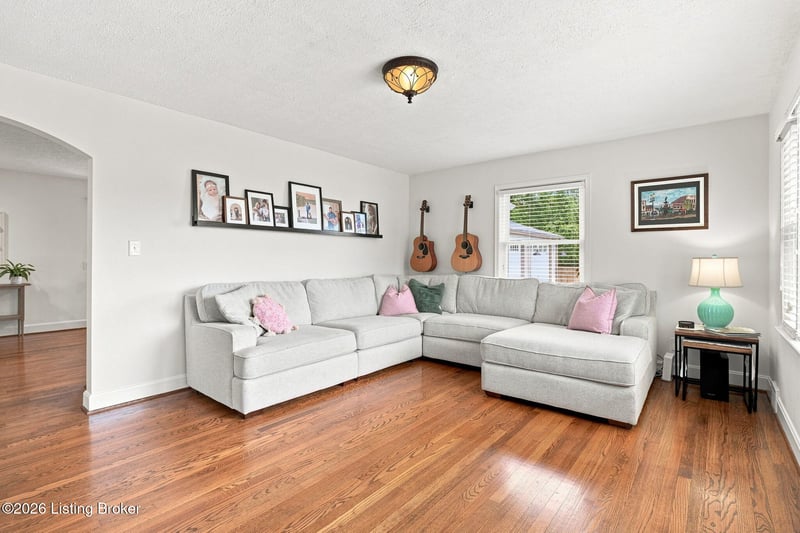 7001 Ridge Farm Ct, Louisville, KY 40291