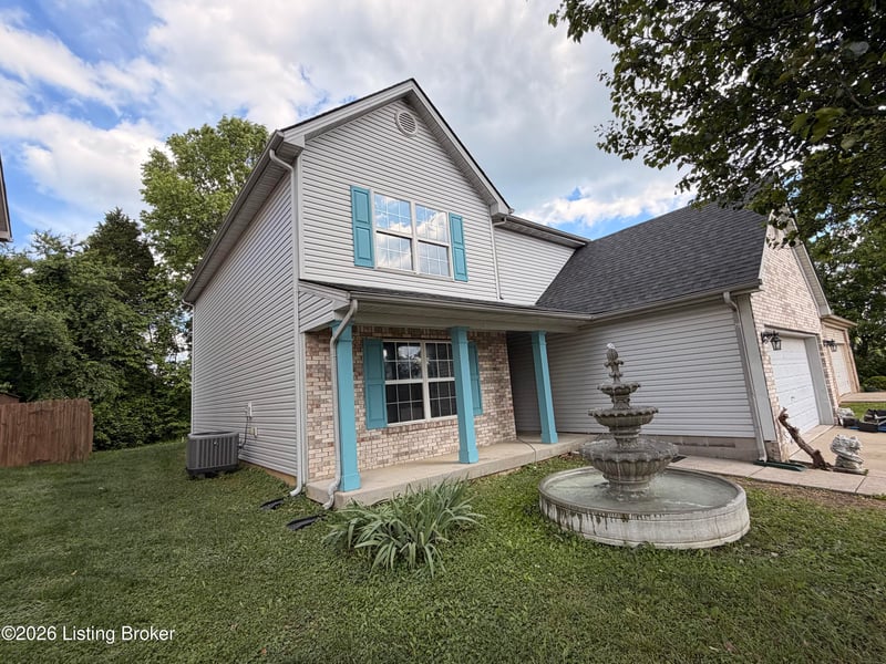 7001 Woodhaven Place Dr, Louisville, KY 40228