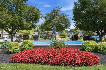 7002 Bischoff Farm Dr, Louisville, KY 40291
