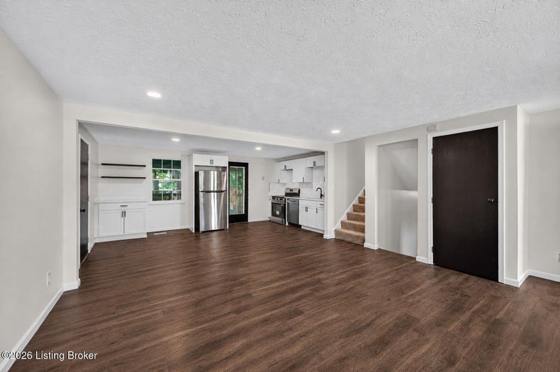7005 Apple Orchard Ln, Crestwood, KY 40014
