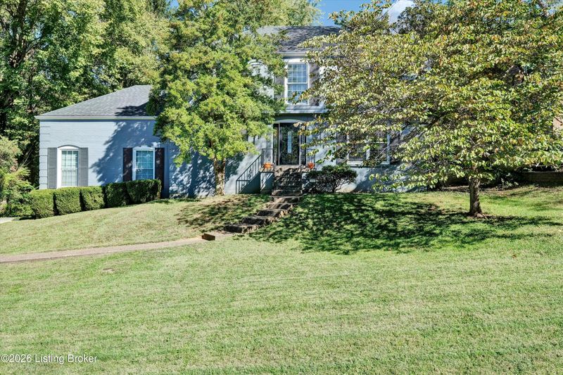 7005 Green Spring Dr, Louisville, KY 40241