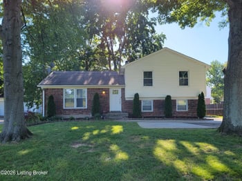 7008 S Watterson Trl, Louisville, KY 40291